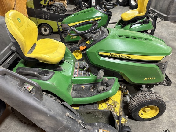 2022 John Deere X590 - Photo2