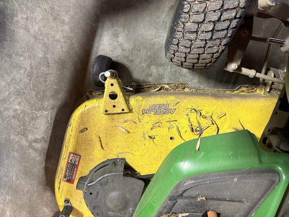 2022 John Deere X590 - Photo3