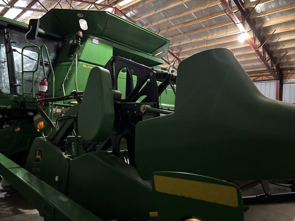 Used 2004 John Deere 625F Combine Platforms at Koenig Equipment in Greenville, OH - Photo3