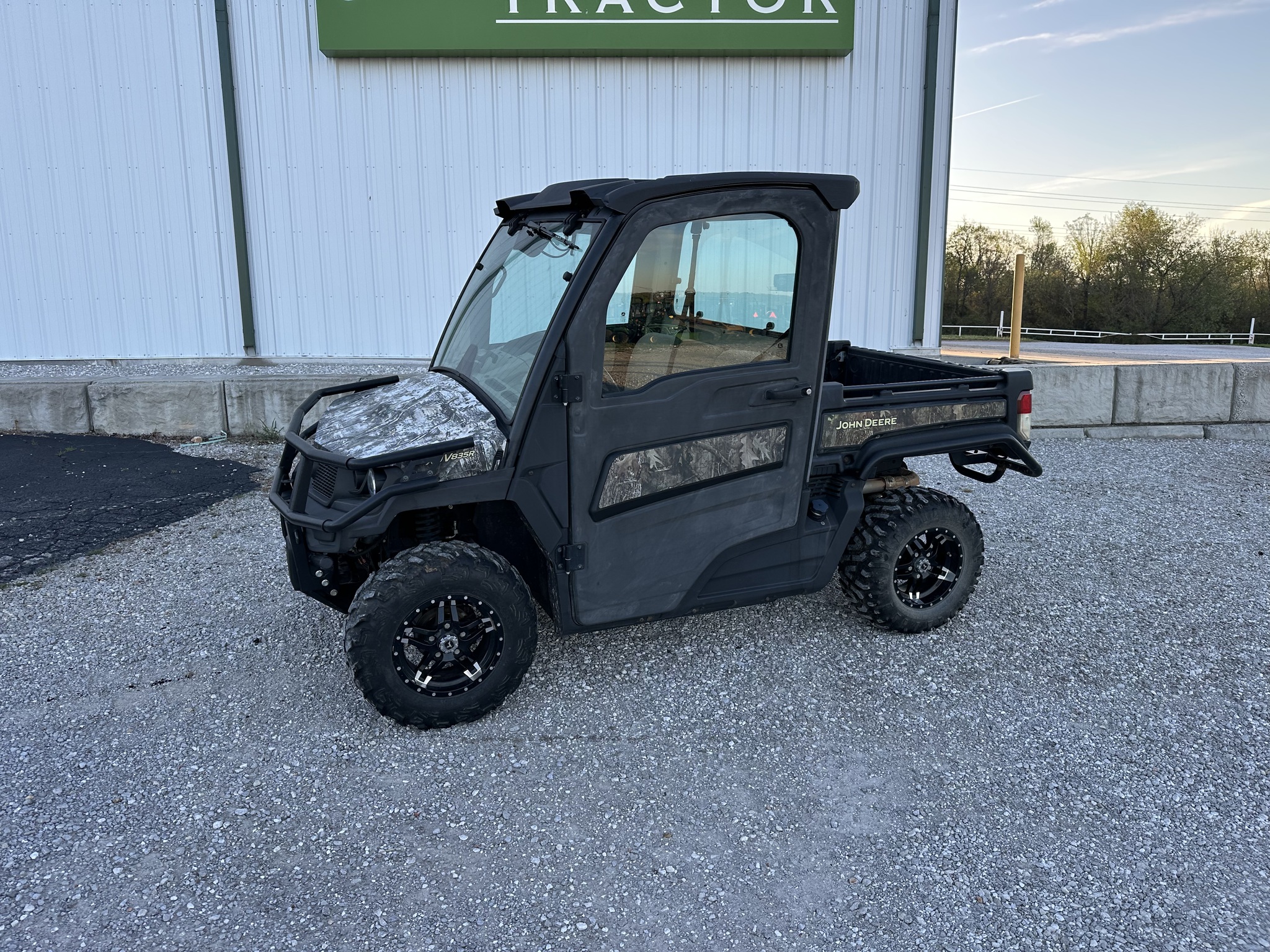  2021 John Deere XUV 835R at Heritage Tractor in Joplin, MO