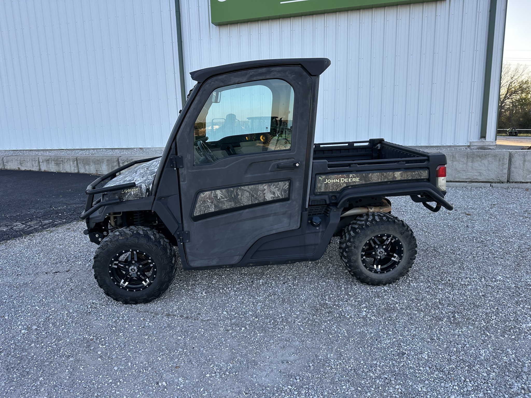  2021 John Deere XUV 835R at Heritage Tractor in Joplin, MO