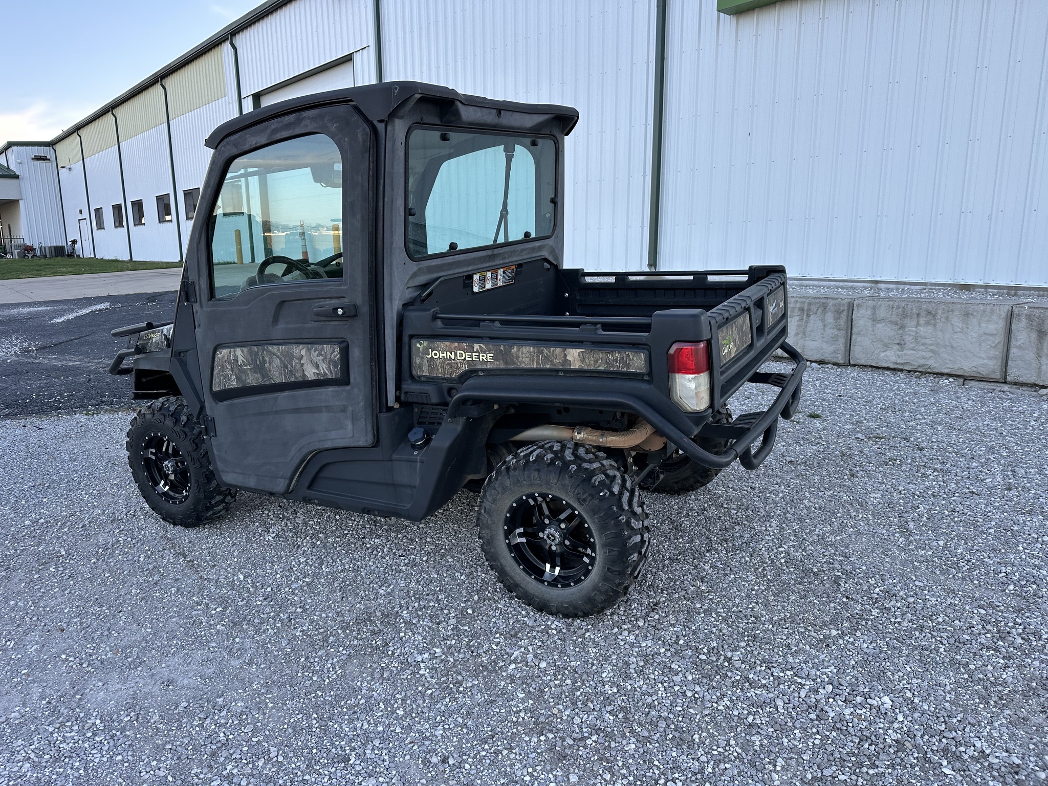  2021 John Deere XUV 835R at Heritage Tractor in Joplin, MO