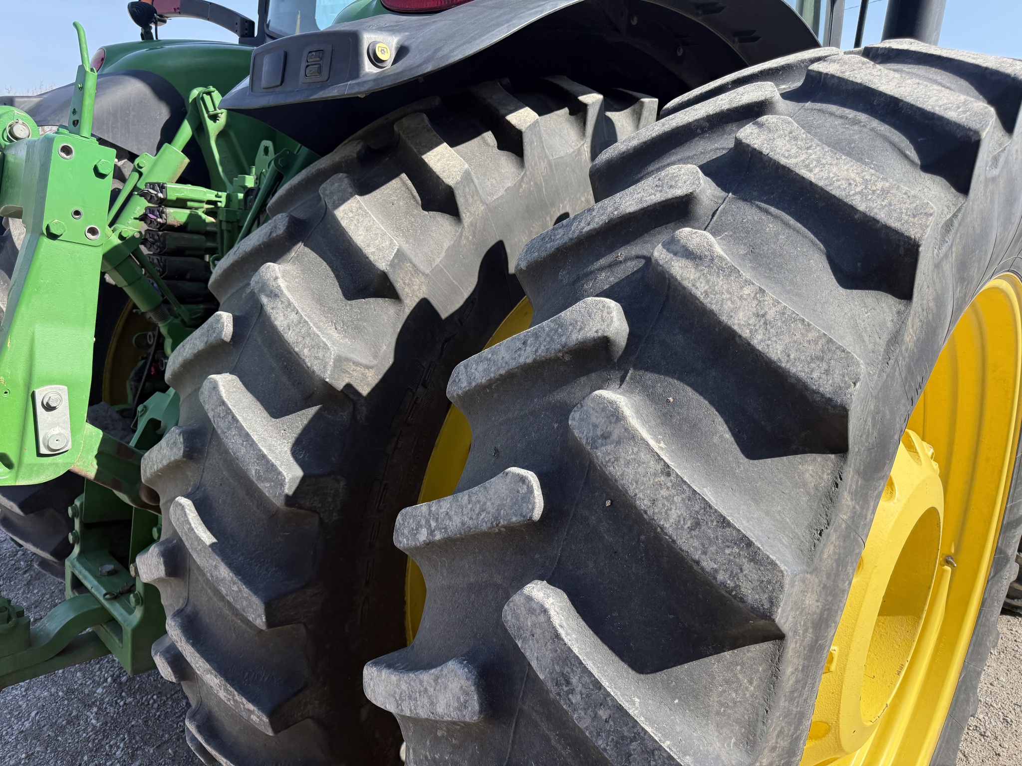  2019 John Deere 8295R at Heritage Tractor in Pontiac, IL