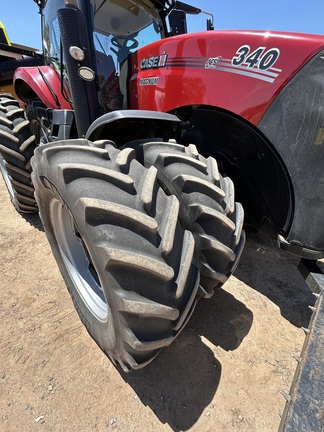Case IH Magnum 340 image 31
