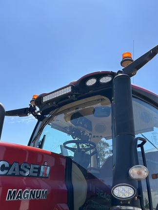 Case IH Magnum 340 image 19
