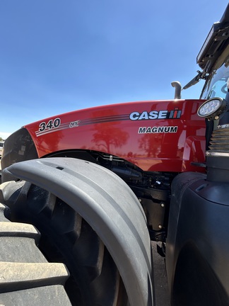 Case IH Magnum 340 image 18