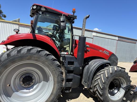Case IH Magnum 340 image 5