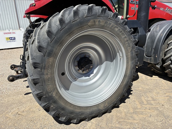 Case IH Magnum 340 image 6