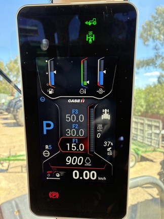 Case IH Magnum 340 image 12