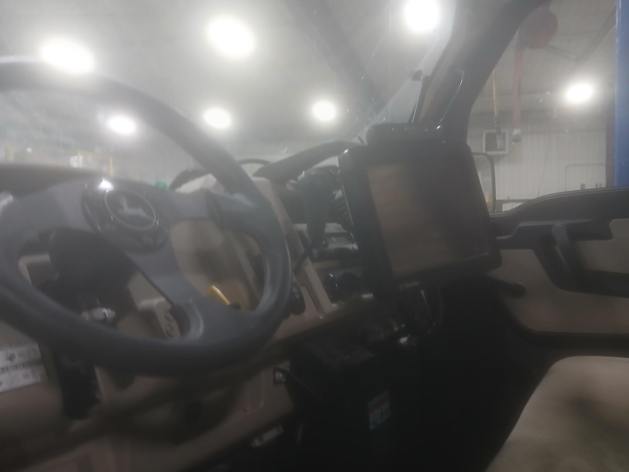 2021 John Deere XUV 835R Image 5