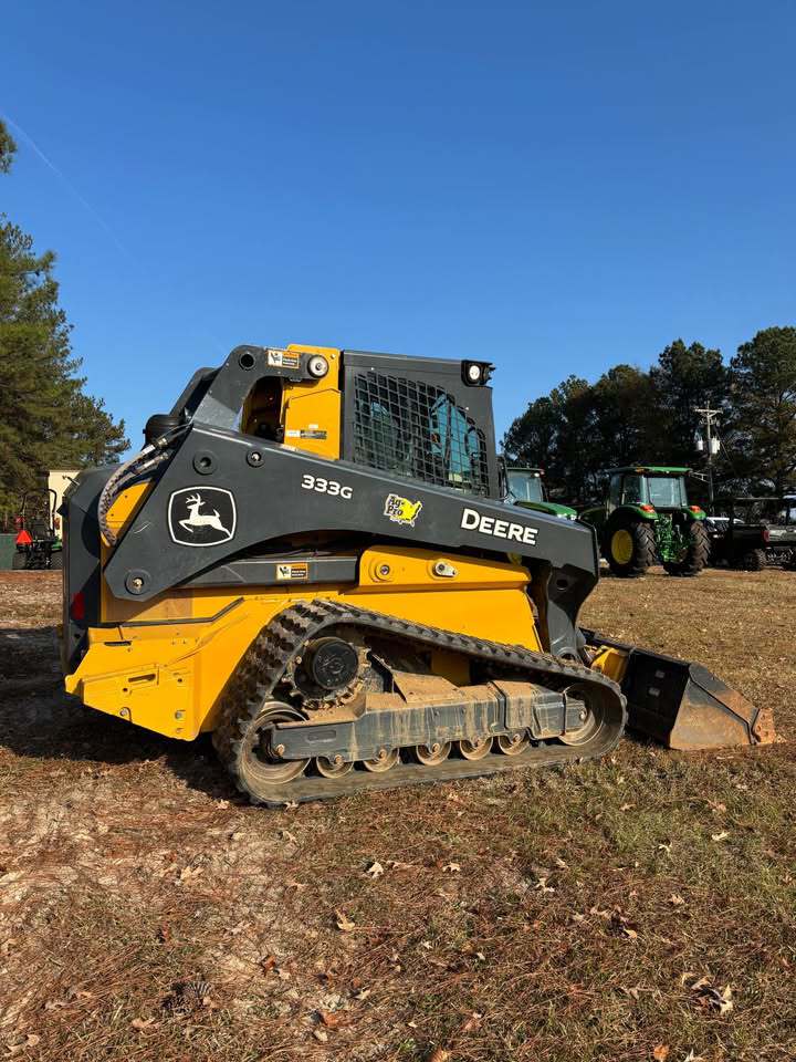 2023 John Deere 333G Image 6