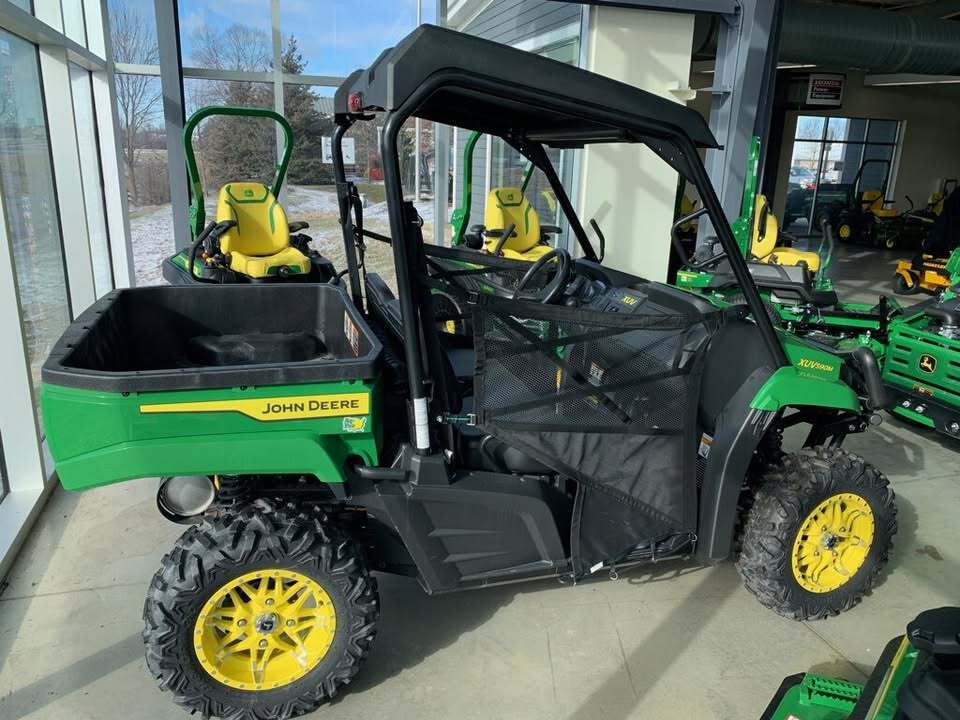 2025 John Deere XUV 590M Image 4