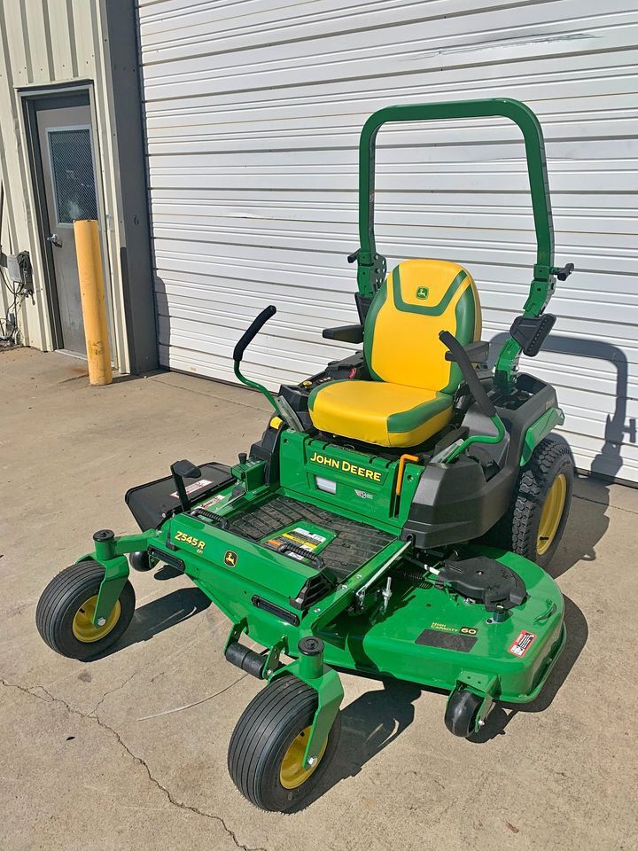 2026 John Deere Z545R Image 1