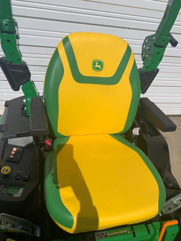 2026 John Deere Z545R Image 5