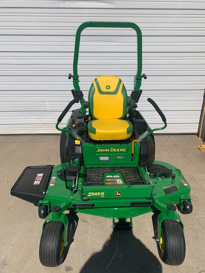 2026 John Deere Z545R Image 4
