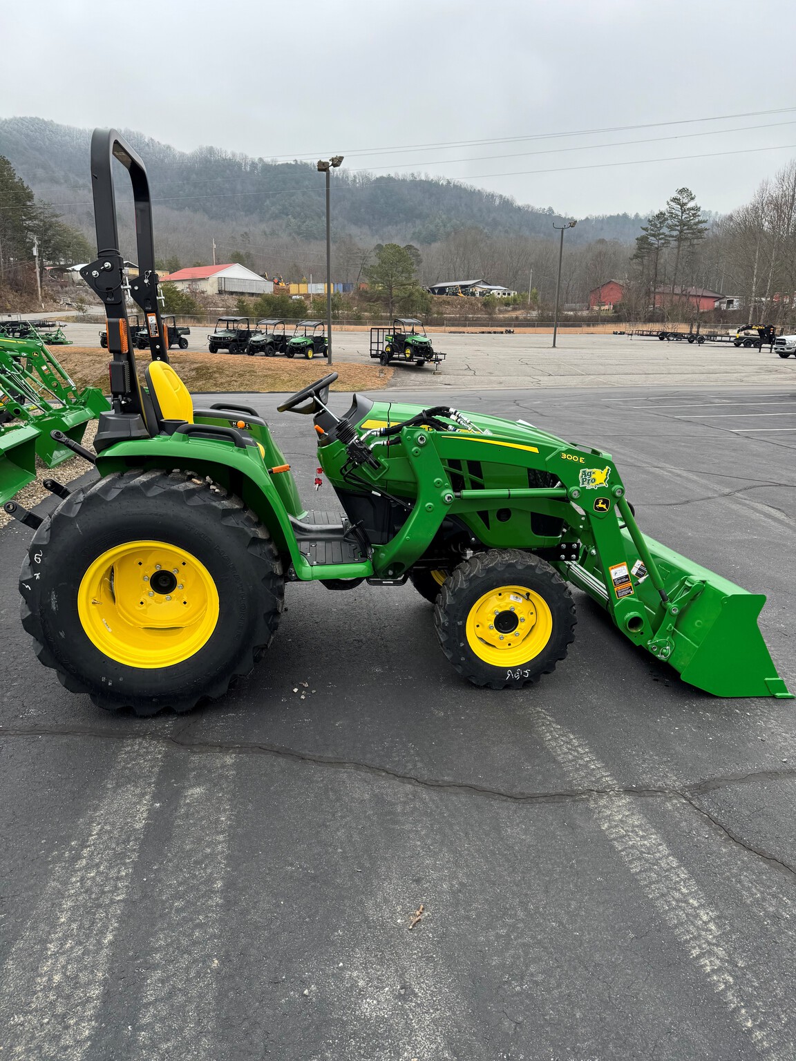 2025 John Deere 3025E Image 1