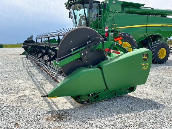 2015 John-Deere 640FD