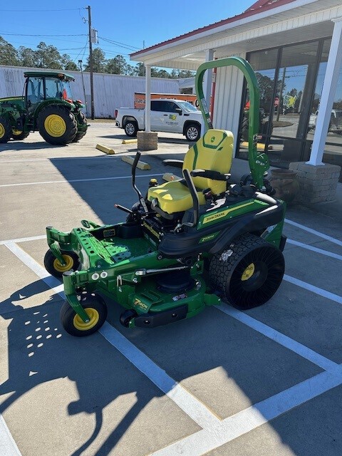 2026 John Deere Z930M Image 4