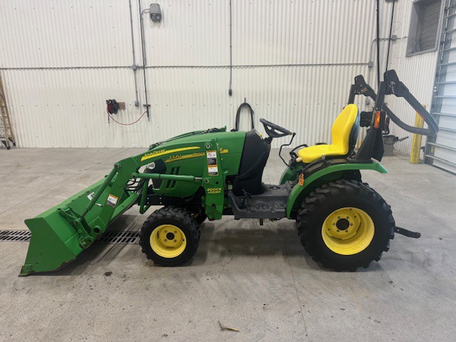2007 John Deere 2320 Image 2