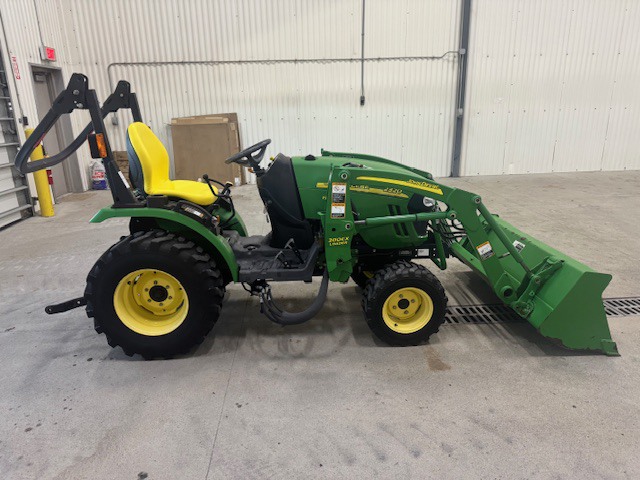 2007 John Deere 2320 Image 6