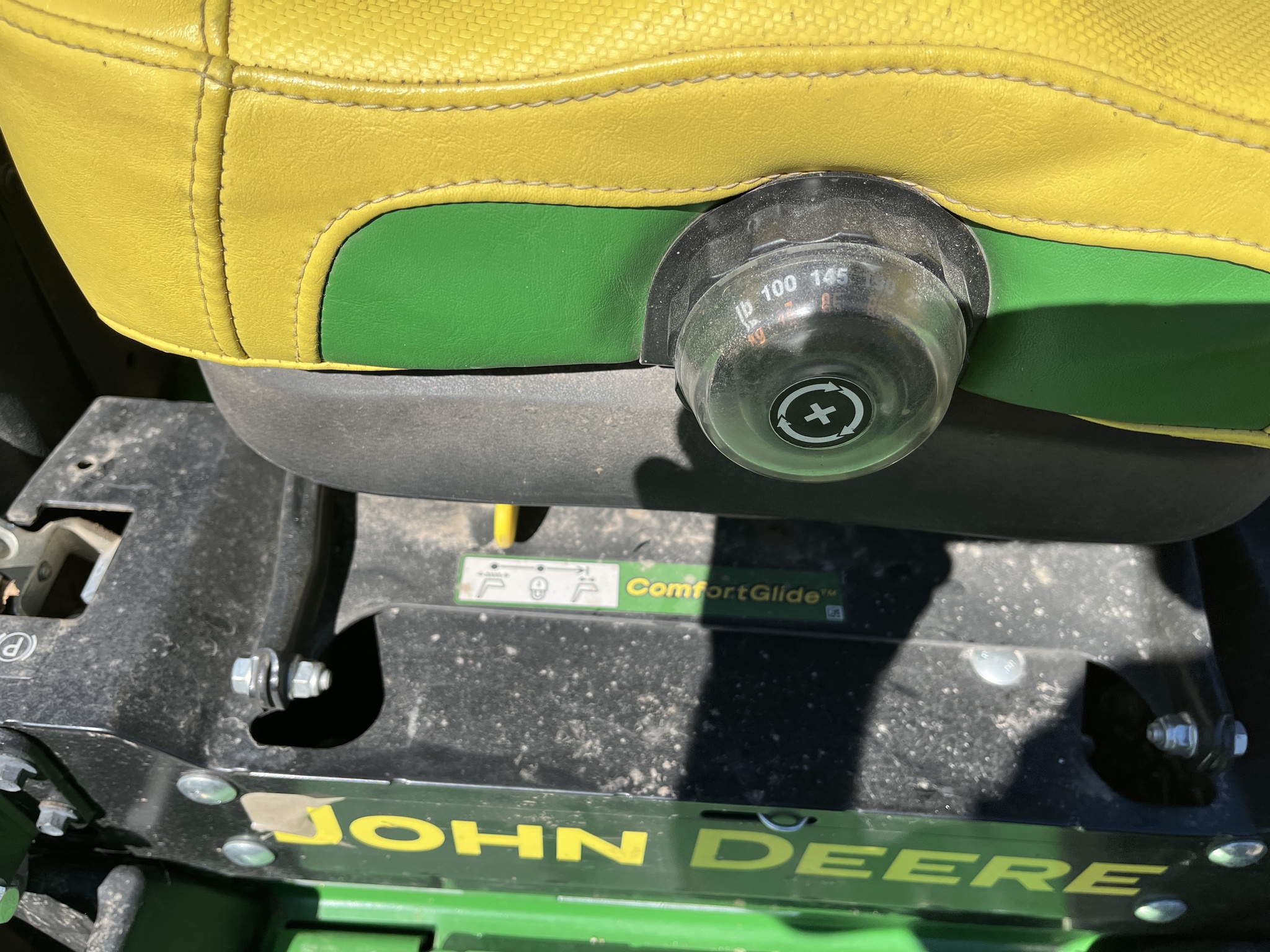  2024 John Deere Z950M at Heritage Tractor in Adrian, MO