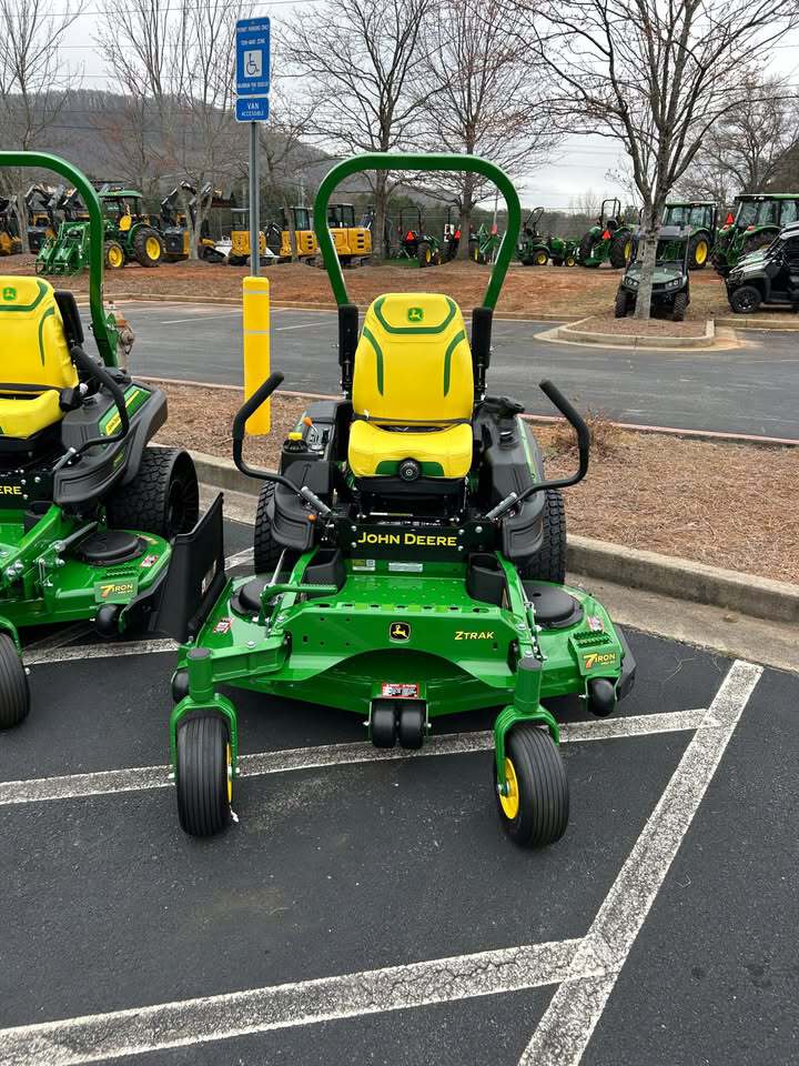 2026 John Deere Z920M Image 1