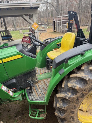 Photo of 2022 John Deere 4052M