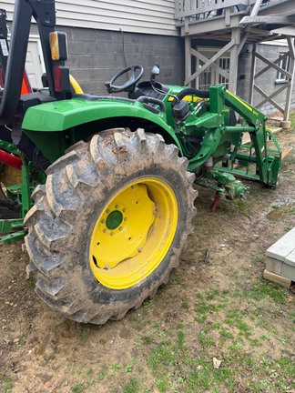 Photo of 2022 John Deere 4052M