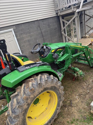 Photo of 2022 John Deere 4052M