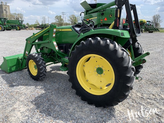 Photo of 2022 John Deere 4052M