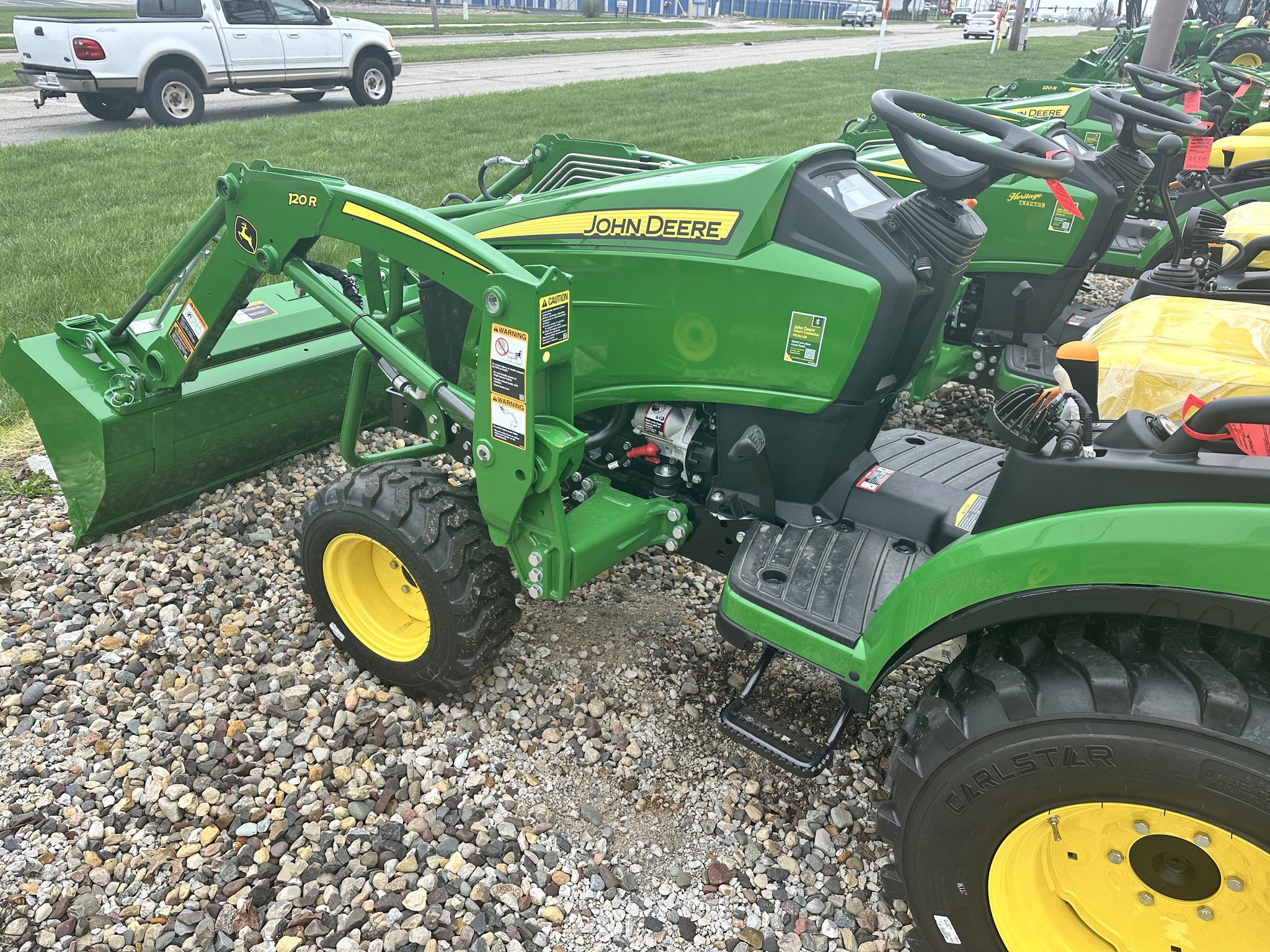  2026 John Deere 2025R at Heritage Tractor in Bloomington, IL