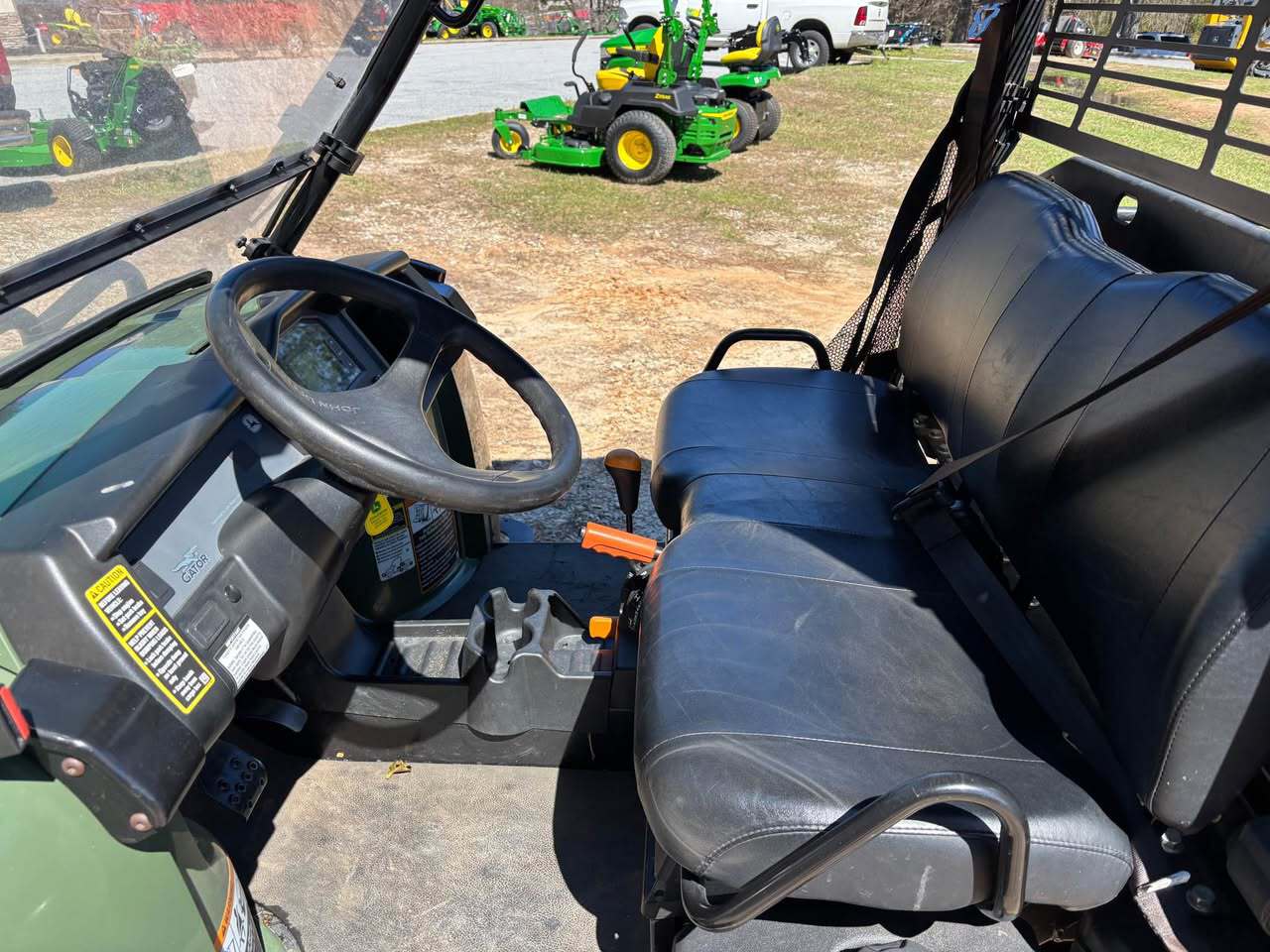 2017 John Deere XUV 825I OLIVE Image 8