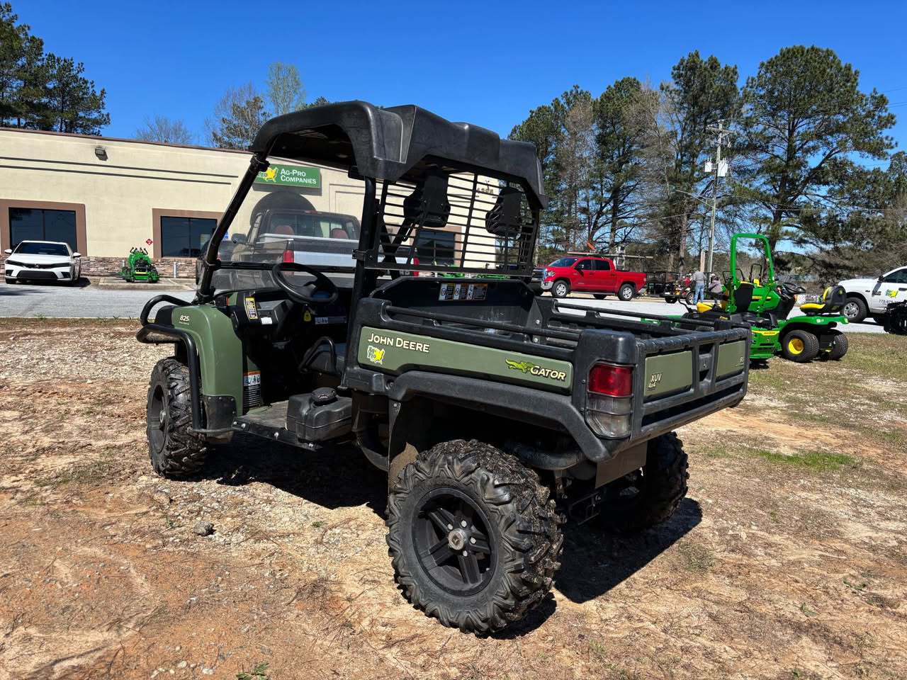 2017 John Deere XUV 825I OLIVE Image 5