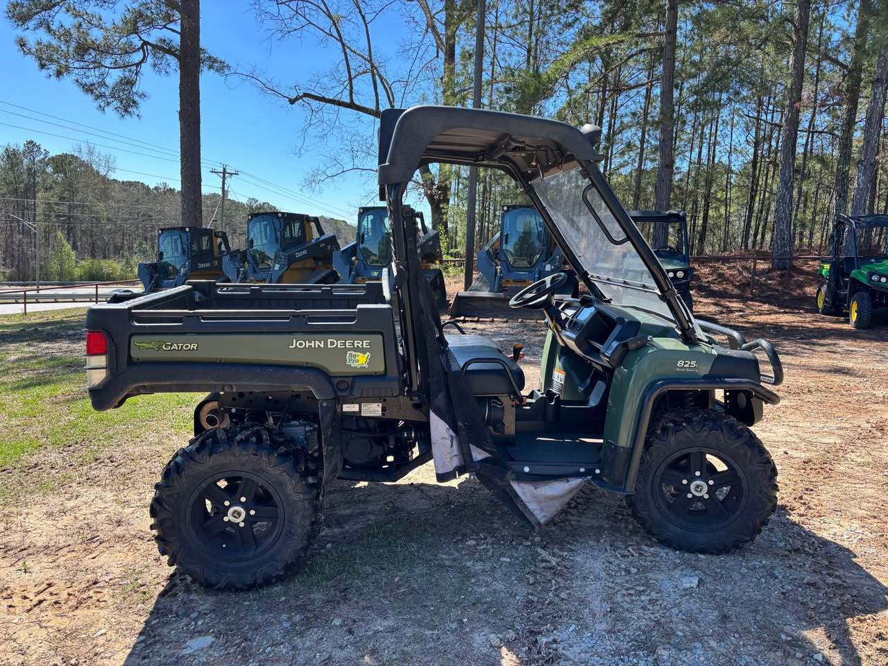 2017 John Deere XUV 825I OLIVE Image 7