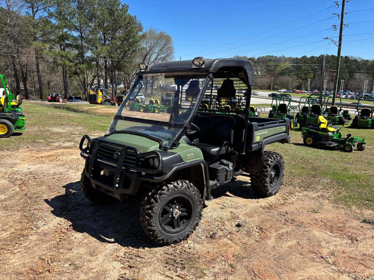 2017 John Deere XUV 825I OLIVE Image 3