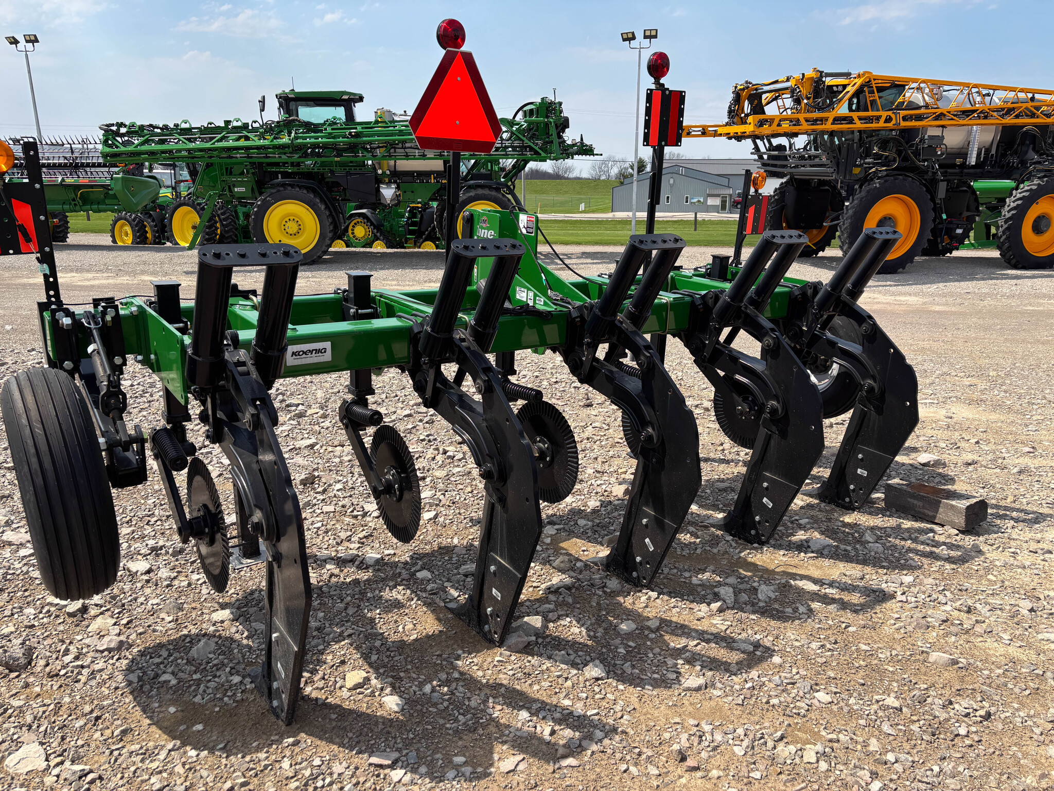 Used -- Unverferth 132 Rippers at Koenig Equipment in Anna, OH - PhotoXL3