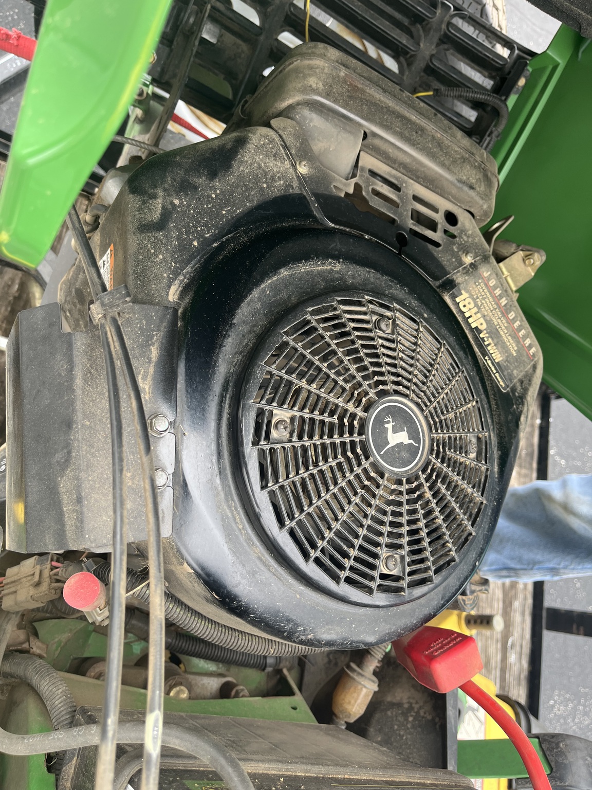 2000 John Deere GT235 Image 5