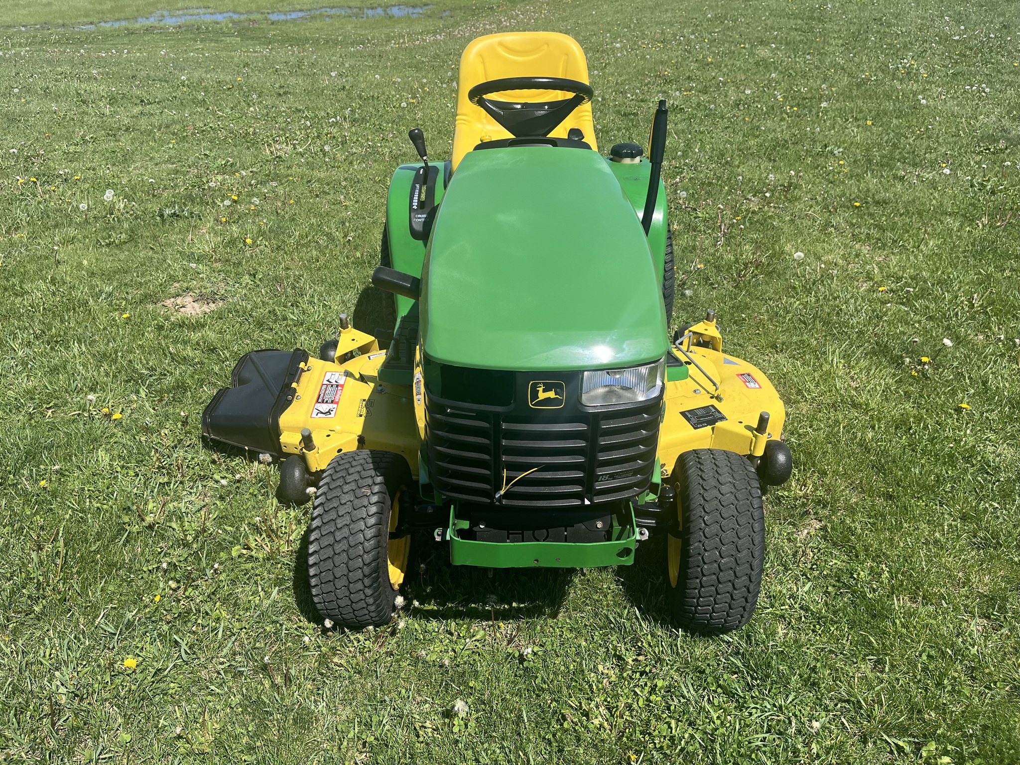 2000 John Deere GT235 Image 2