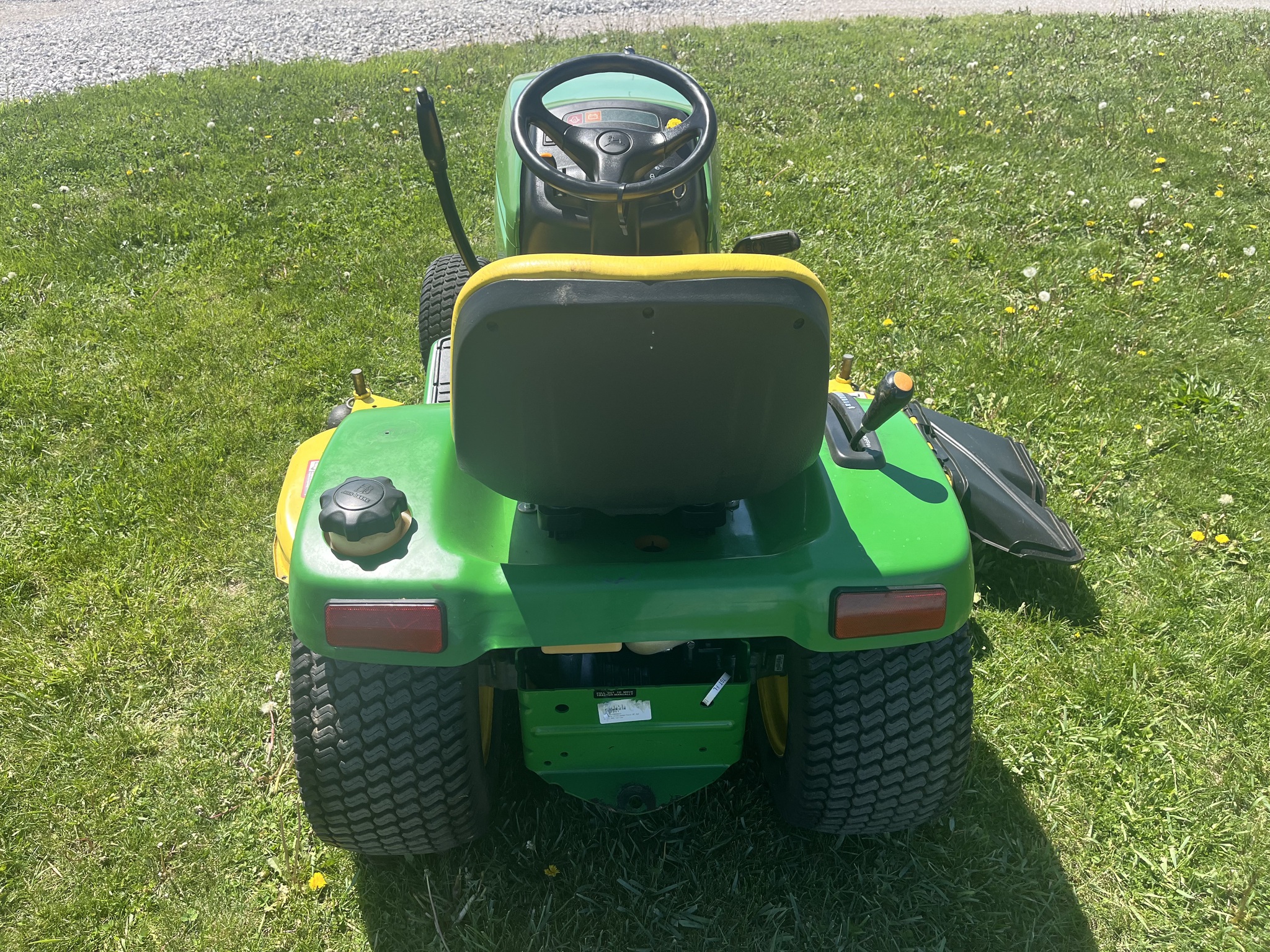 2000 John Deere GT235 Image 5