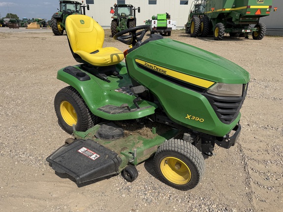  John Deere X390