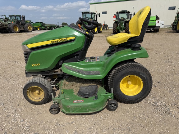 2024 John Deere X390 - Photo6