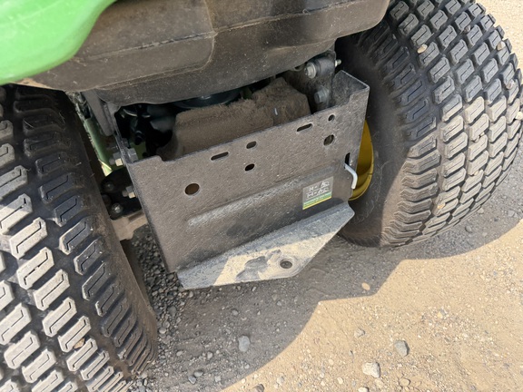 2024 John Deere X390 - Photo15