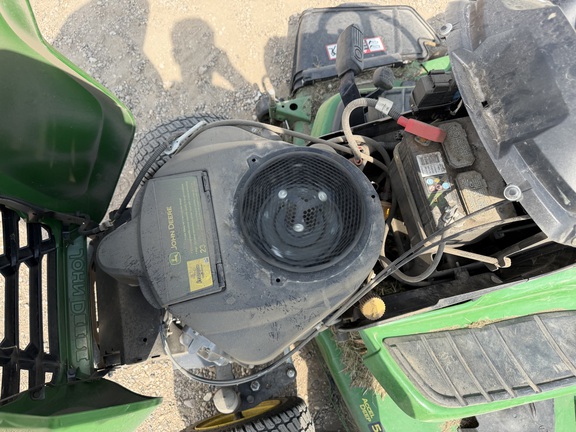 2024 John Deere X390 - Photo18