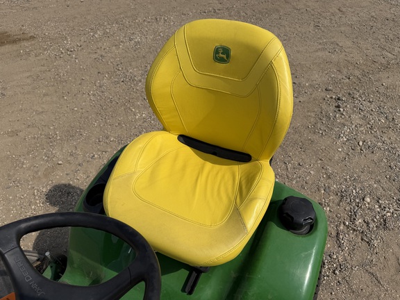 2024 John Deere X390 - Photo19