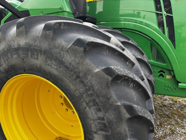 2019 John Deere 9620R Image 2