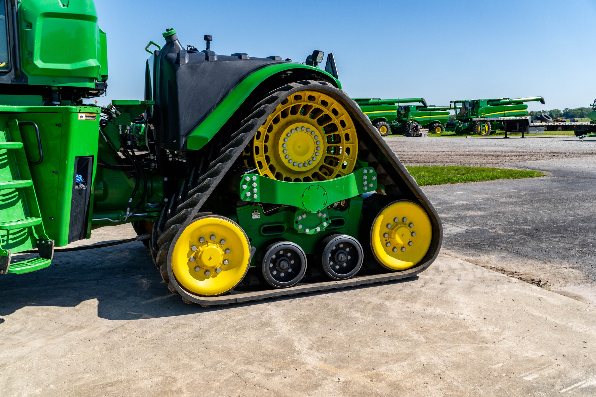Used 2025 John Deere 9RX 640 Track Tractors at Koenig Equipment in Anna, OH - PhotoXL2