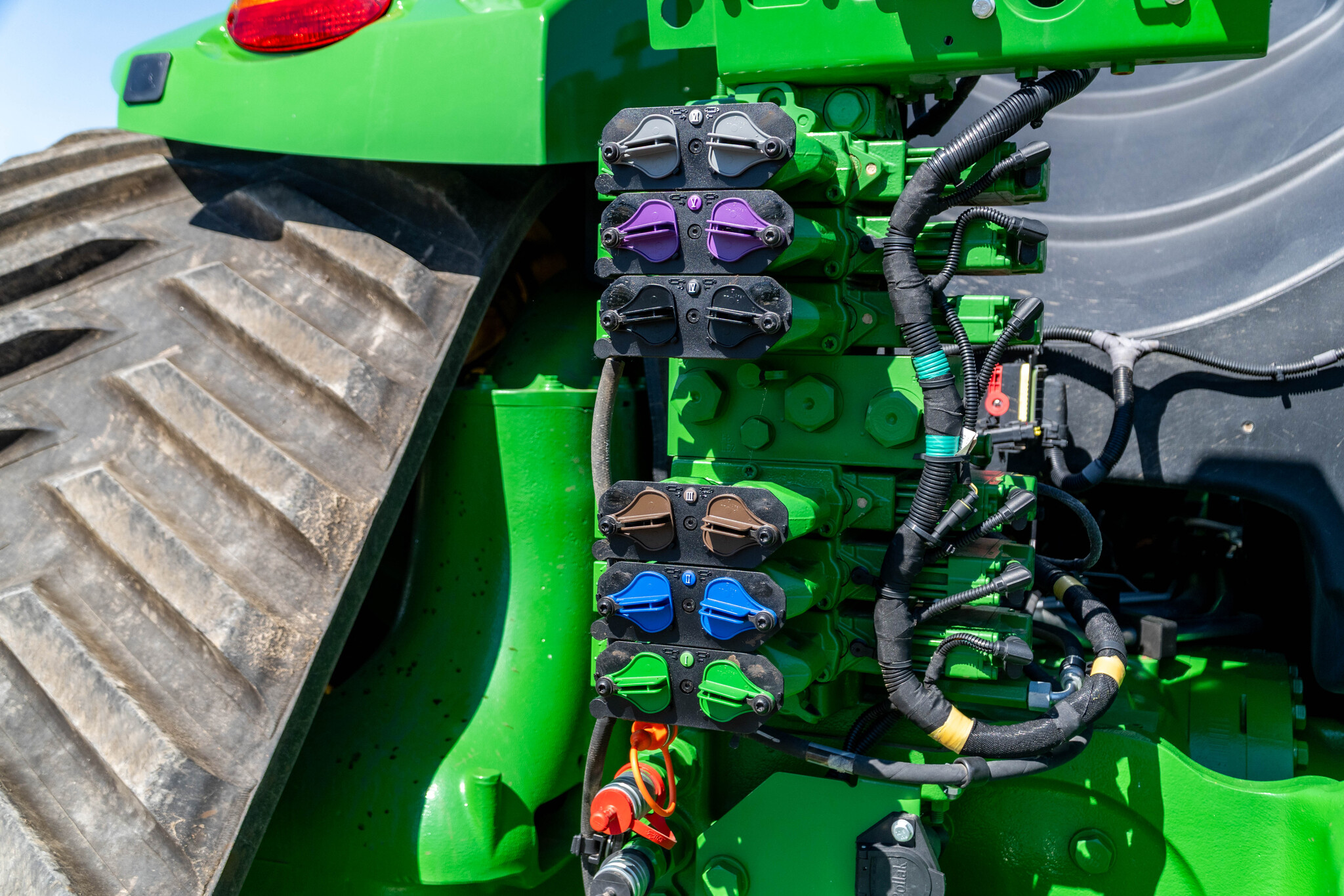 Used 2025 John Deere 9RX 640 Track Tractors at Koenig Equipment in Anna, OH - PhotoXL21