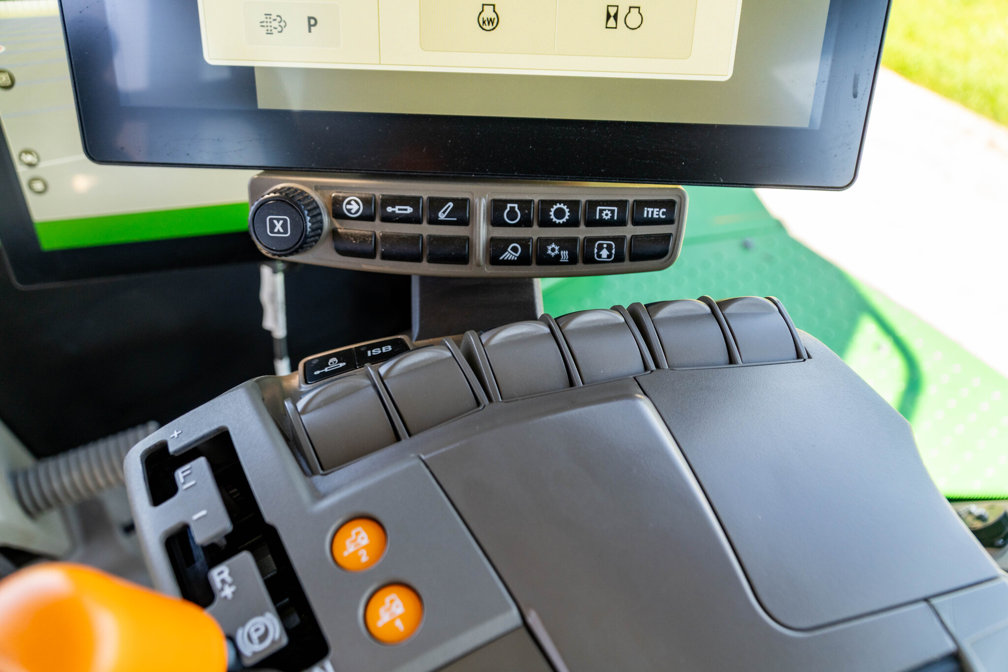 Used 2025 John Deere 9RX 640 Track Tractors at Koenig Equipment in Anna, OH - PhotoXL32