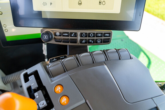 Used 2025 John Deere 9RX 640 Track Tractors at Koenig Equipment in Anna, OH - Photo32
