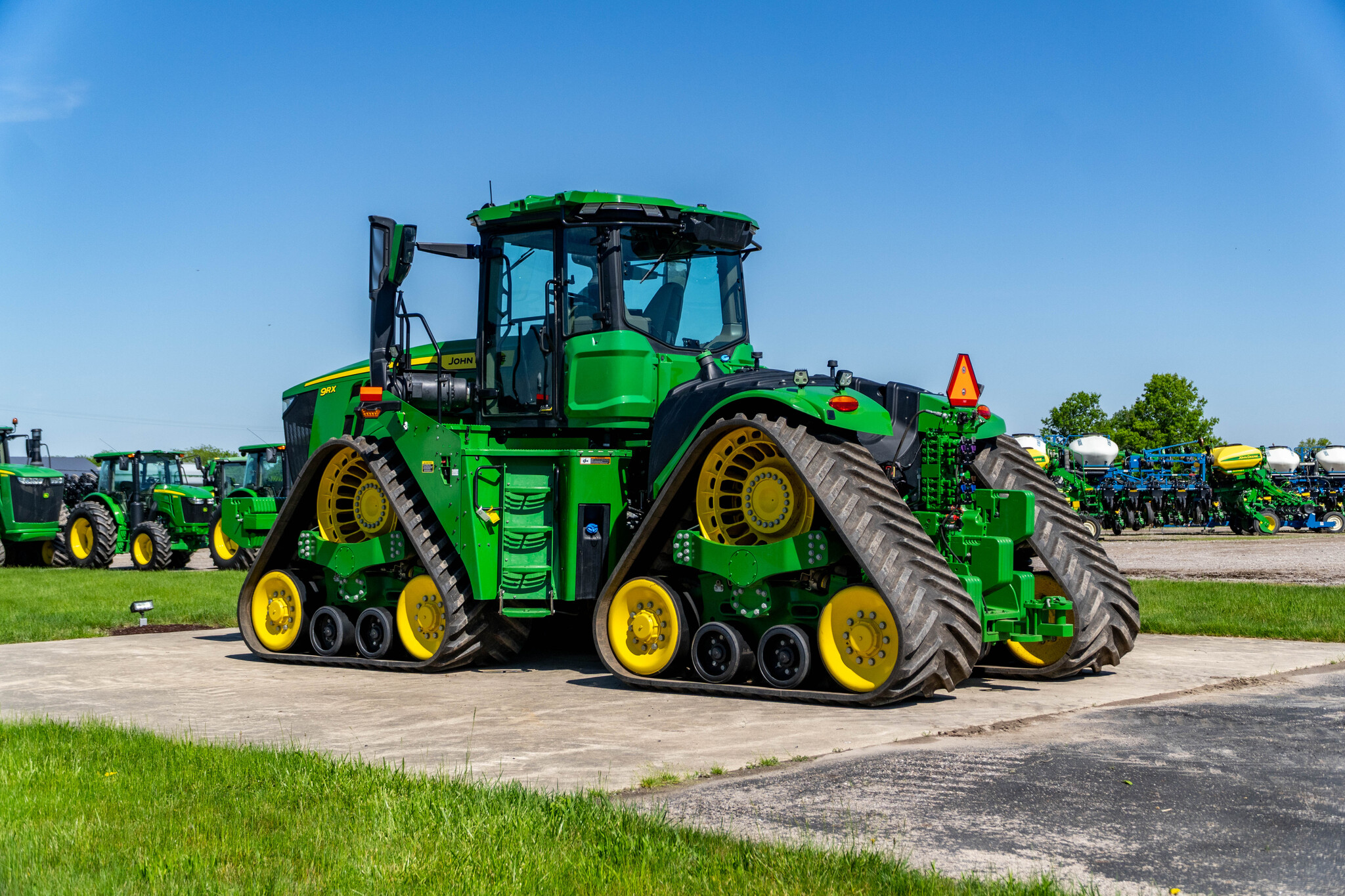 Used 2025 John Deere 9RX 640 Track Tractors at Koenig Equipment in Anna, OH - PhotoXL3